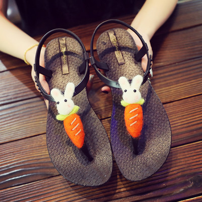 Καθημερινά  γυναικεία σανδάλια με τρισδιάστατο στοιχείο