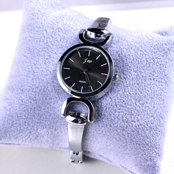 Γυναικείο casual ρολόι με μεταλλικό λουράκι - δύο χρώματα