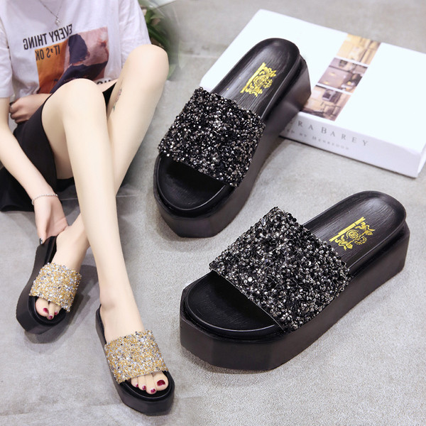 Alkalmi női papucsok és flitterek két színben