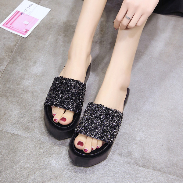 Alkalmi női papucsok és flitterek két színben