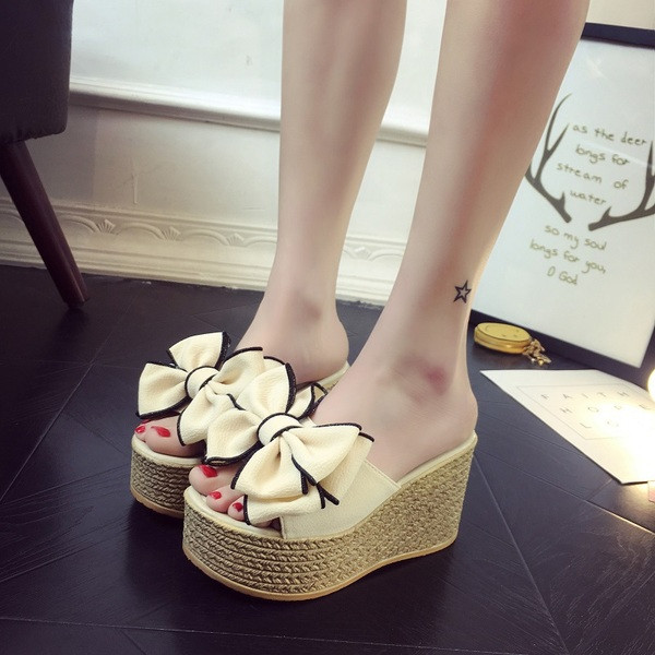 Női papucs 3D szalag elemmel több színben