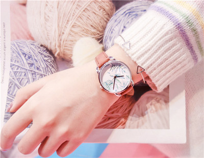 Női aktuális óra műbőr szíjjal, öt színben