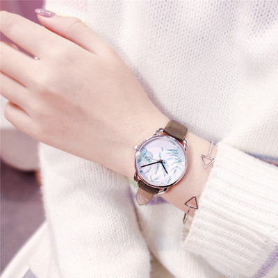 Női aktuális óra műbőr szíjjal, öt színben