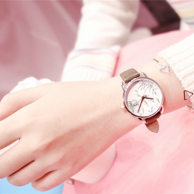 Női aktuális óra műbőr szíjjal, öt színben