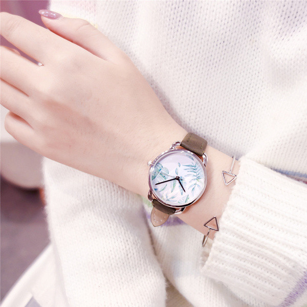 Női aktuális óra műbőr szíjjal, öt színben