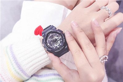 Дамски водоустойчив часовник в няколко цвята 