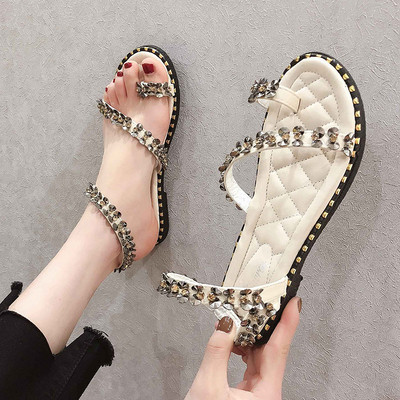 Modern női szandál kövekkel fehér és fekete színben