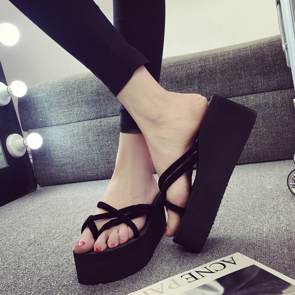 Női papucs fekete színben - két modell