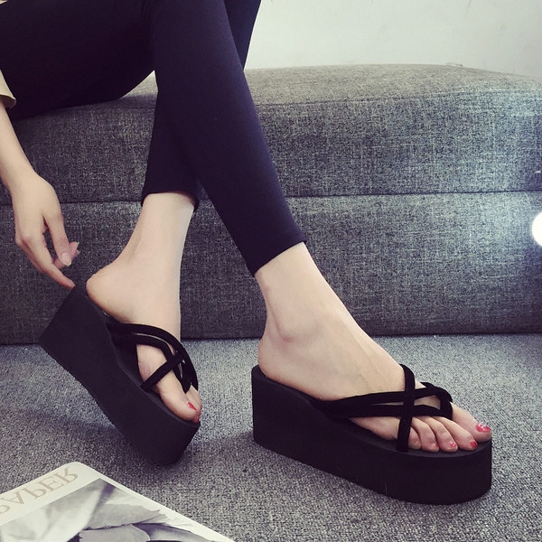 Női papucs fekete színben - két modell