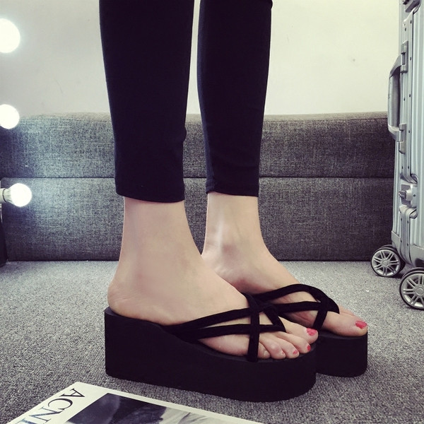 Női papucs fekete színben - két modell