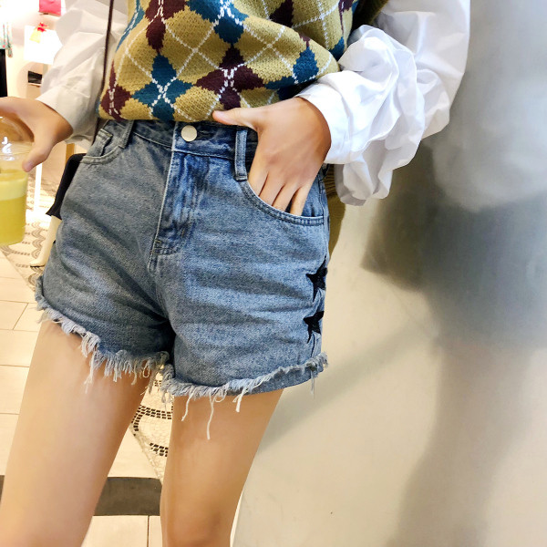 Alkalmi női rövid farmer színű hímzéssel