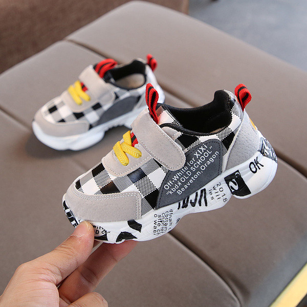 Kockás gyerek tornacipő két színben felirattal