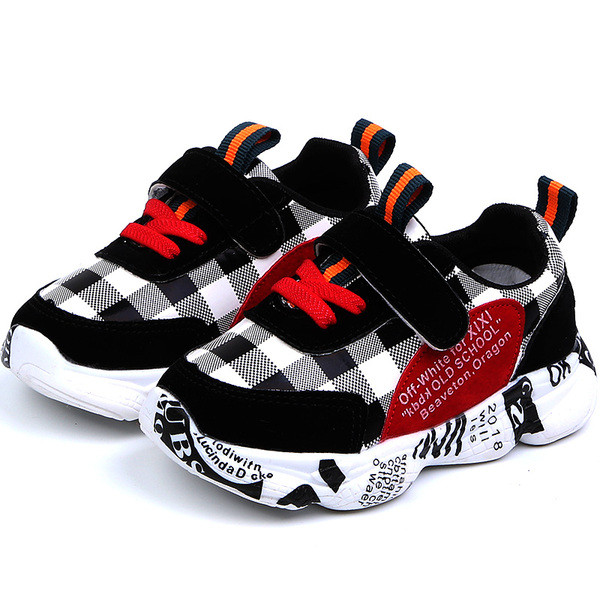 Kockás gyerek tornacipő két színben felirattal