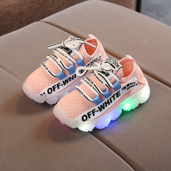 Modern gyerek tornacipő feliratokkal és világító talppal több színben