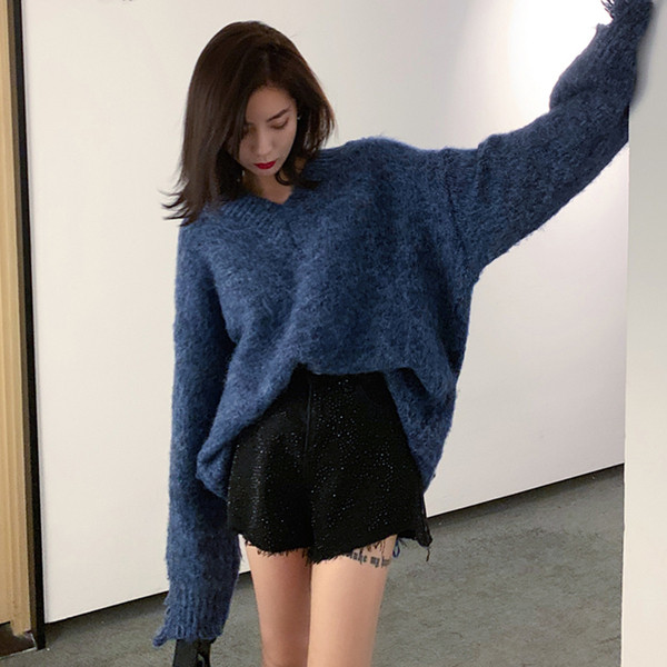 Aktuális női rövidnadrág díszkövekkel fekete színben