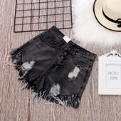 Lezser női rövidnadrág szakadt motívumokkal, különböző színekben