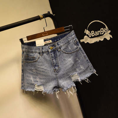 Μοντέρνα γυναικεία σορτς σε τρία χρώματα