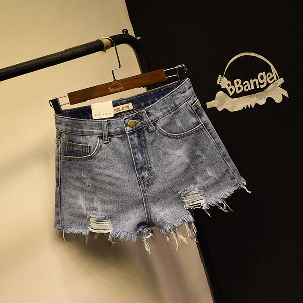 Μοντέρνα γυναικεία σορτς σε τρία χρώματα