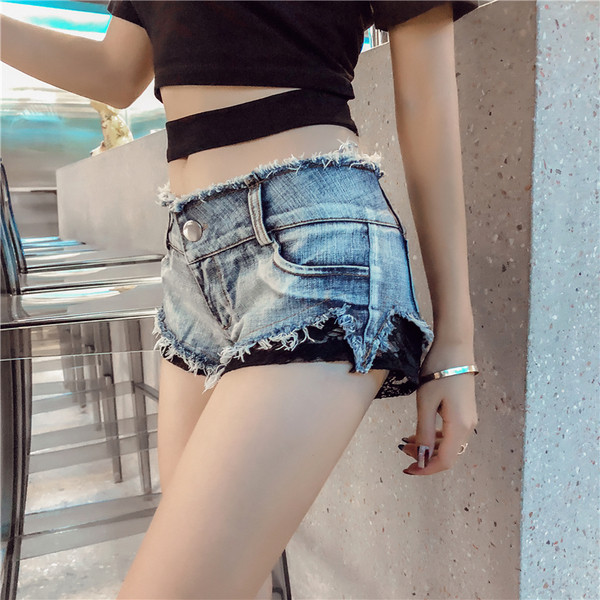 Καθημερινά  γυναικεία παντελόνια τζιν σε ανοιχτό χρώμα