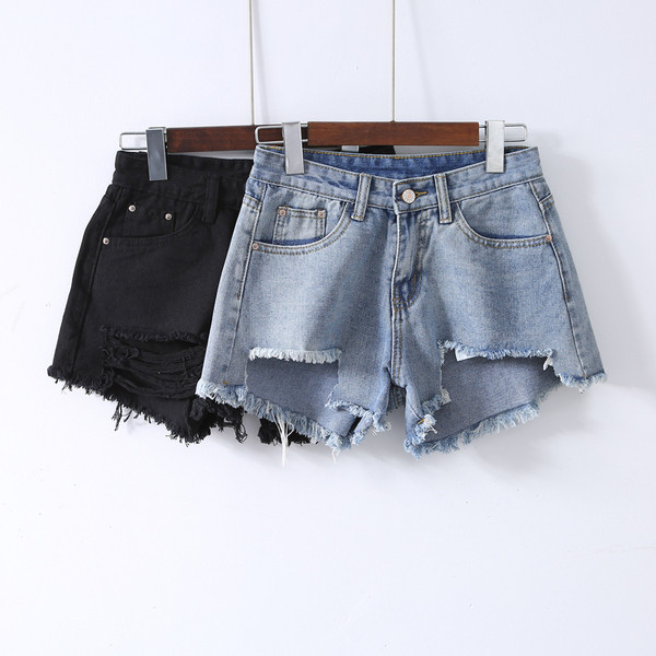 Modern női rövidnadrág két színben - világoskék és fekete