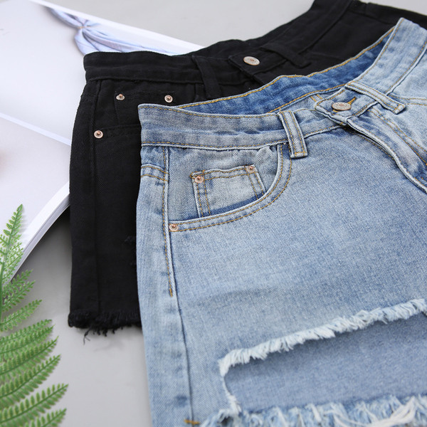 Modern női rövidnadrág két színben - világoskék és fekete