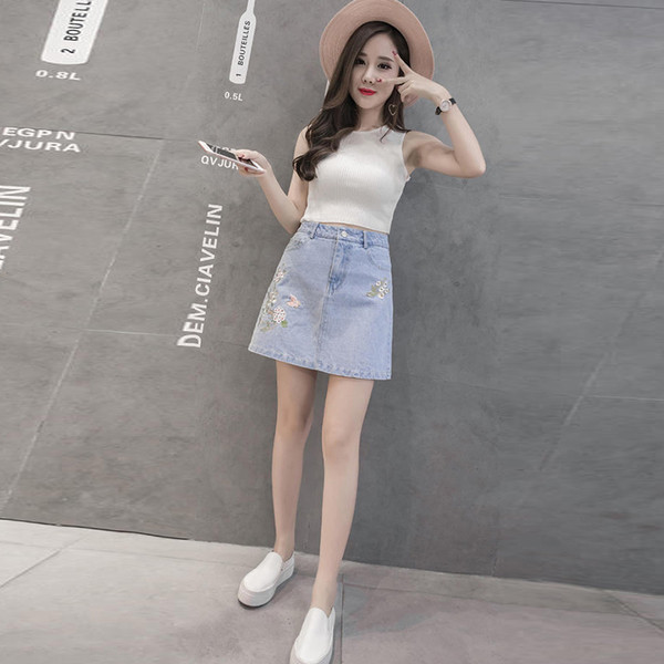 Modern női szoknya két színben, standard derékkal