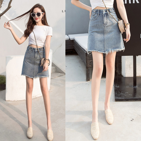 Modern női szoknya magas derékkal, szürke színben