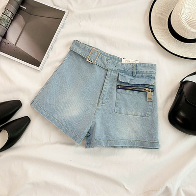 Női farmer rövidnadrág övvel