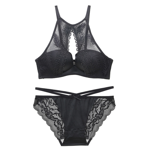 Μοντέρνα γυναικεία εσώρουχα σε μαύρο και μπεζ χρώμα