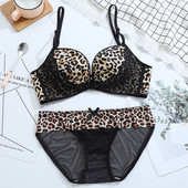 Intim fehérnemű két részből, két színben