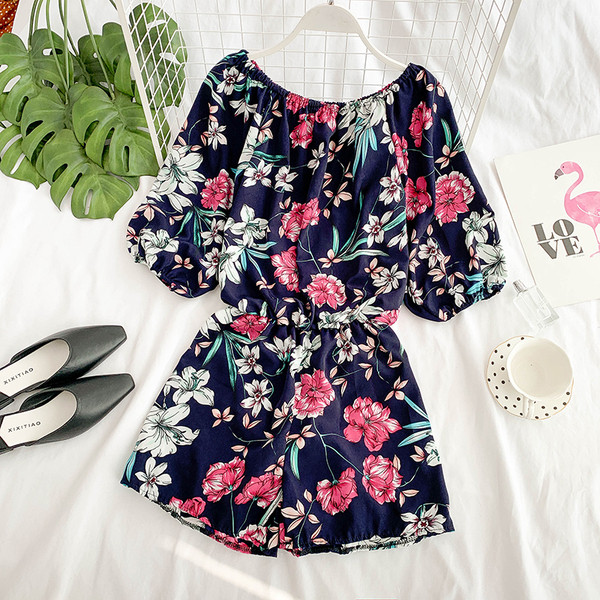 ΝΕΕΣ μοντέρνες γυναικείες φόρμες με floral μοτίβο