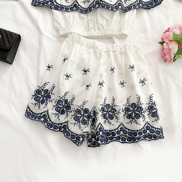 Modern kétrészes nyári szett fehér színben