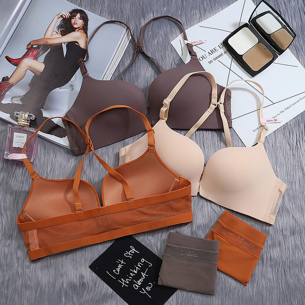 Γυναικείο σετ από δύο κομμάτια  σε διάφορα χρώματα