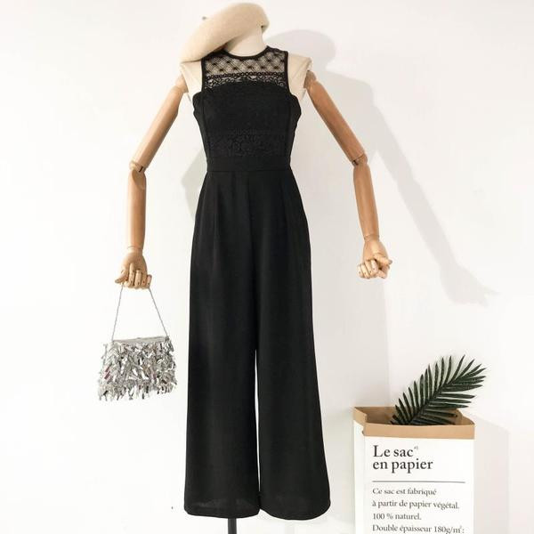 Modern női overál csipkével, három színben