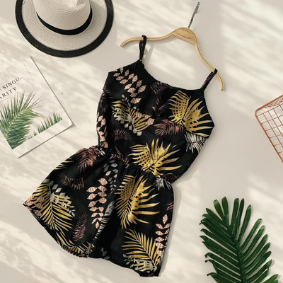 Modern női rövid jumpsuit pántokkal