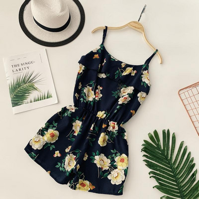 Modern női rövid jumpsuit pántokkal