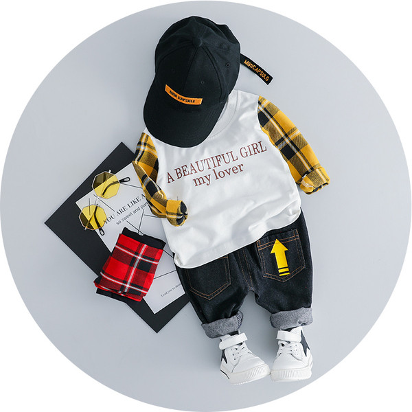 Aktuális gyerekkészlet fiúknak két színben felirattal