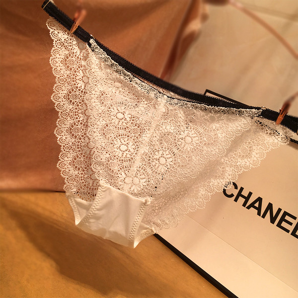 Γυναικεία εσώρουχα σε πέντε χρώματα