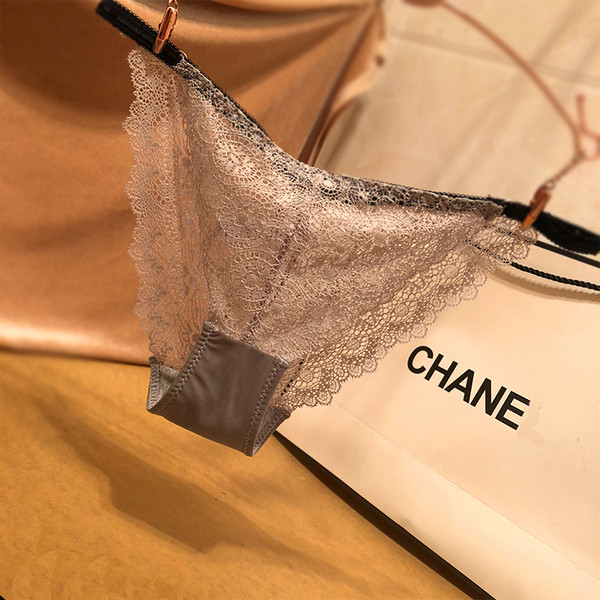 Γυναικεία εσώρουχα σε πέντε χρώματα