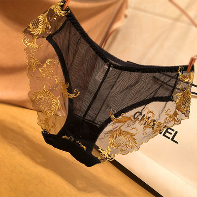 Διαφανή εσωρούχα με κεντήματα σε διάφορα χρώματα