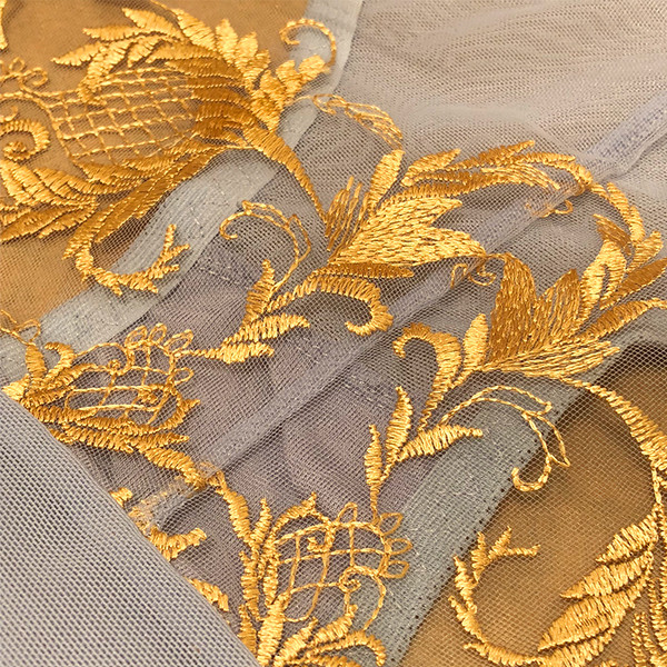 Διαφανή εσωρούχα με κεντήματα σε διάφορα χρώματα