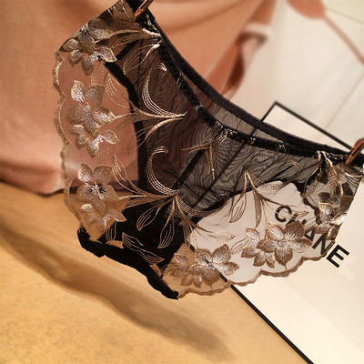 Γυναικεία εσώρουχα  με φυτικά μοτίβα σε διάφορα χρώματα