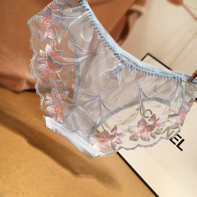 Γυναικεία εσώρουχα  με φυτικά μοτίβα σε διάφορα χρώματα