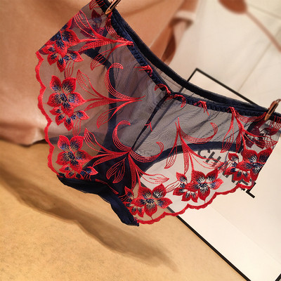 Γυναικεία εσώρουχα  με φυτικά μοτίβα σε διάφορα χρώματα