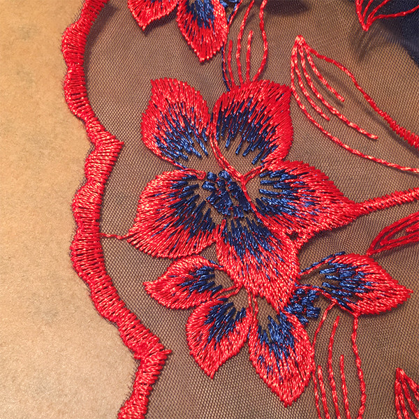 Γυναικεία εσώρουχα  με φυτικά μοτίβα σε διάφορα χρώματα