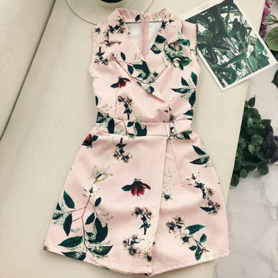 Κομψές γυναικείες φόρμες με ντεκολτέ σε σχήμα V