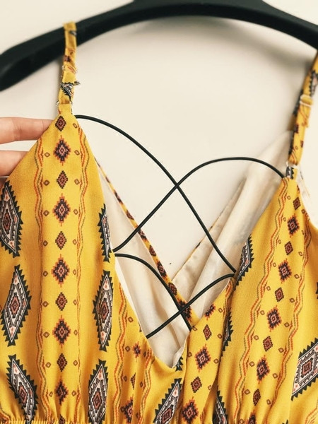 Női rövid overall vékony pánttal