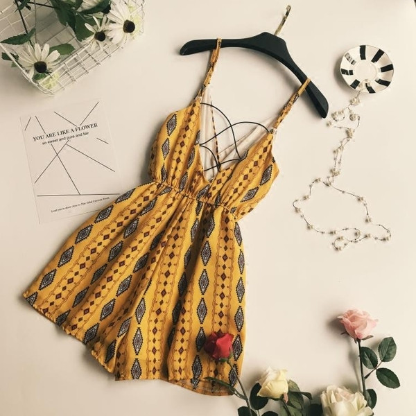 Női rövid overall vékony pánttal