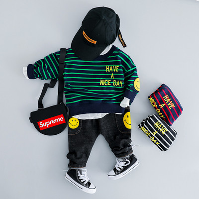 Modern gyerek szett fiúknak csíkos felsővel, három színben felirattal