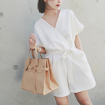 Κομψή γυναικεία ολόσωμη φόρμα με ντεκολτέ σε σχήμα V σε δύο χρώματα